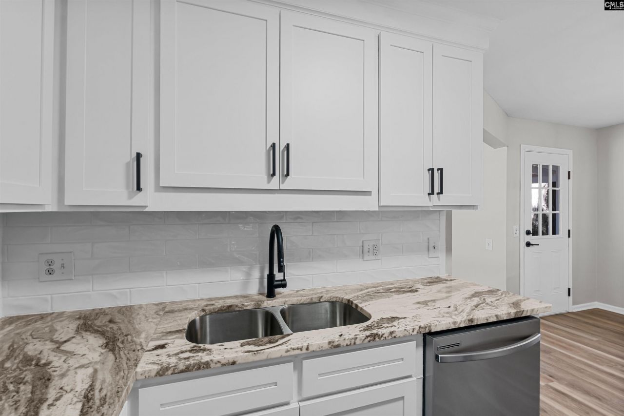 105 May Morning Court  Photo 10