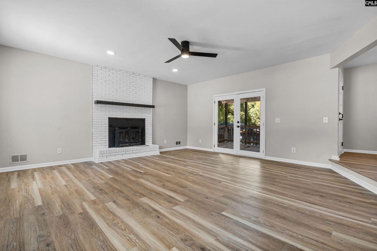 105 May Morning Court  Photo 6