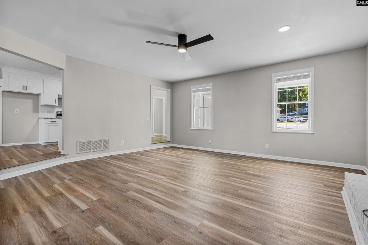 105 May Morning Court  Photo 7