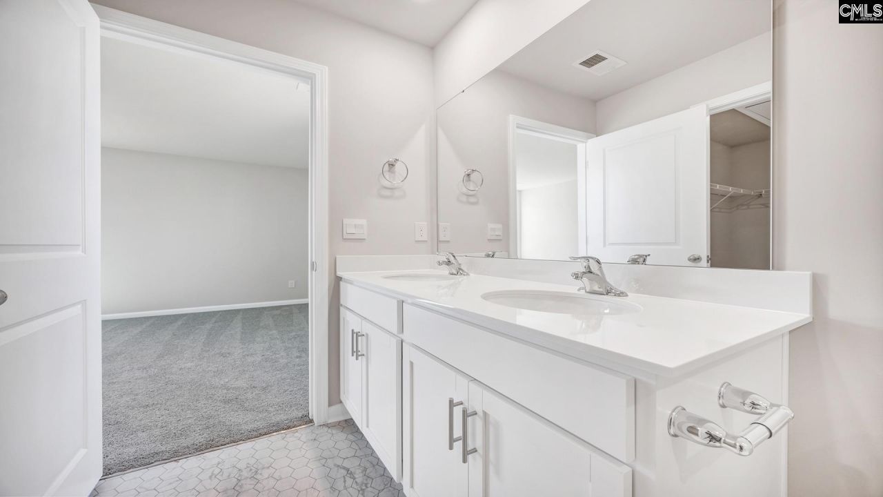 160 Stamford Road  Photo 19