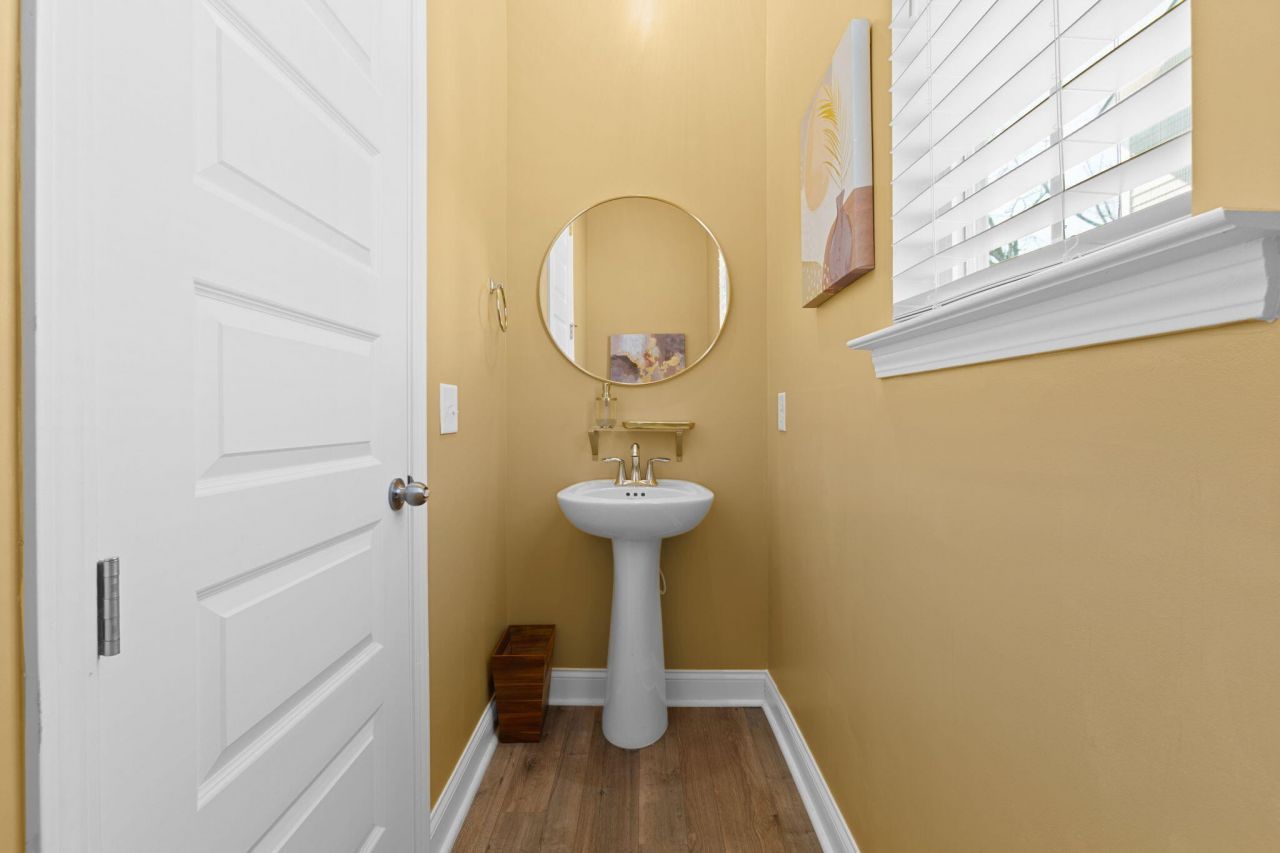 101 W Respite Lane Photo 21