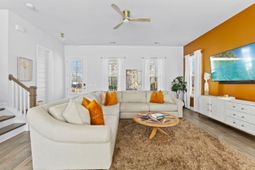 101 W Respite Lane photo 4