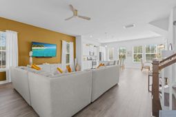 101 W Respite Lane photo 4