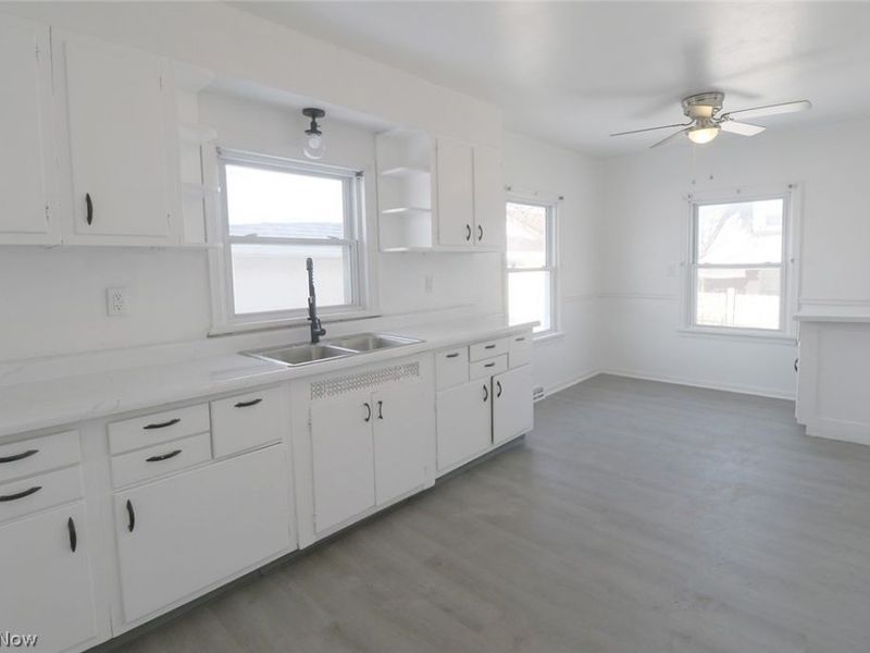 134 El Villa Way, Steubenville, OH 43952 Photo 9