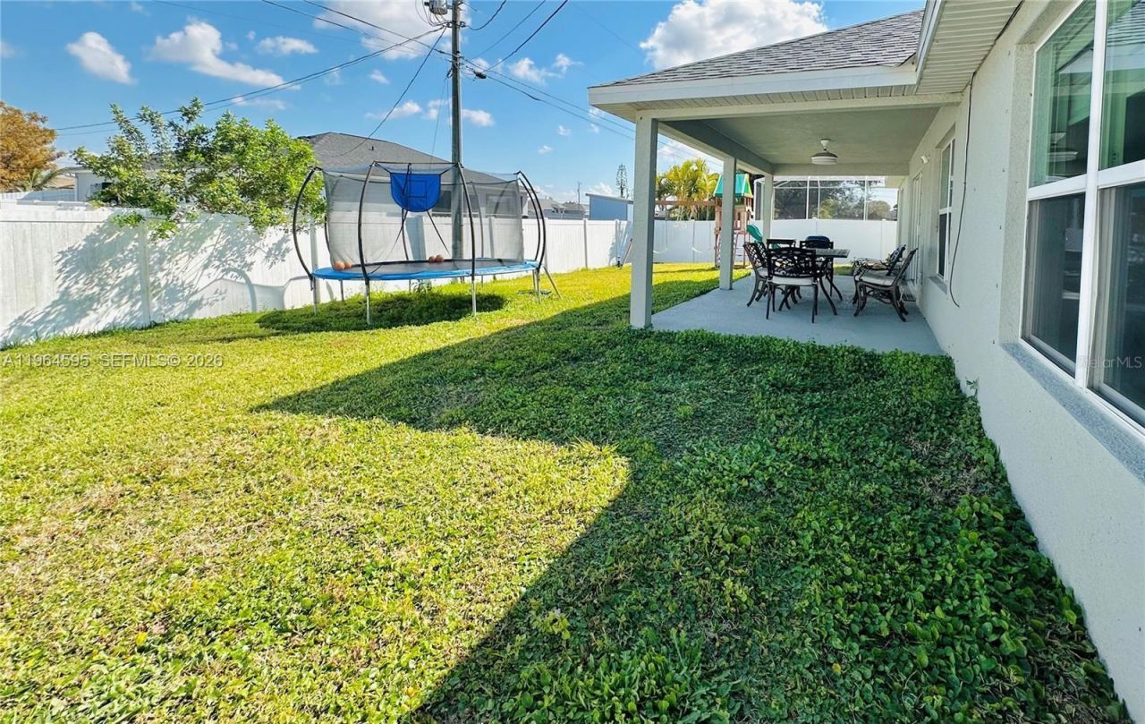 1137 NE 4th Place, Cape Coral, FL 33909 Photo