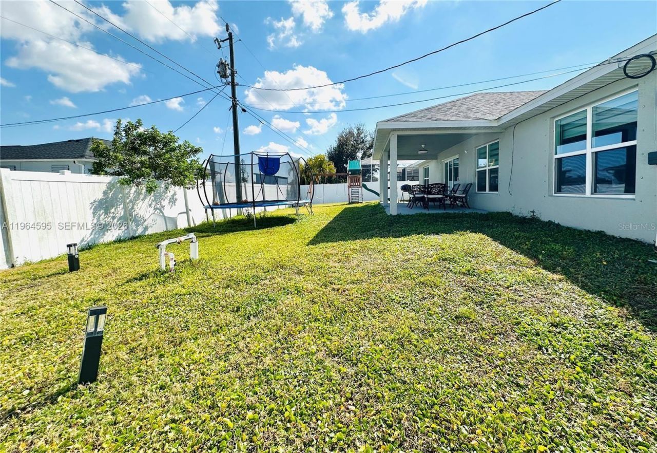 1137 NE 4th Place, Cape Coral, FL 33909 Photo