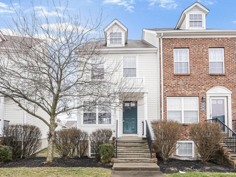 998 Hartford Village Boulevard, Unit 998, Columbus, OH 43228 Photo 1