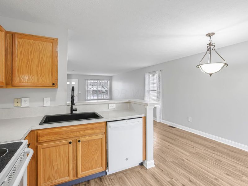 998 Hartford Village Boulevard, Unit 998, Columbus, OH 43228 Photo 11