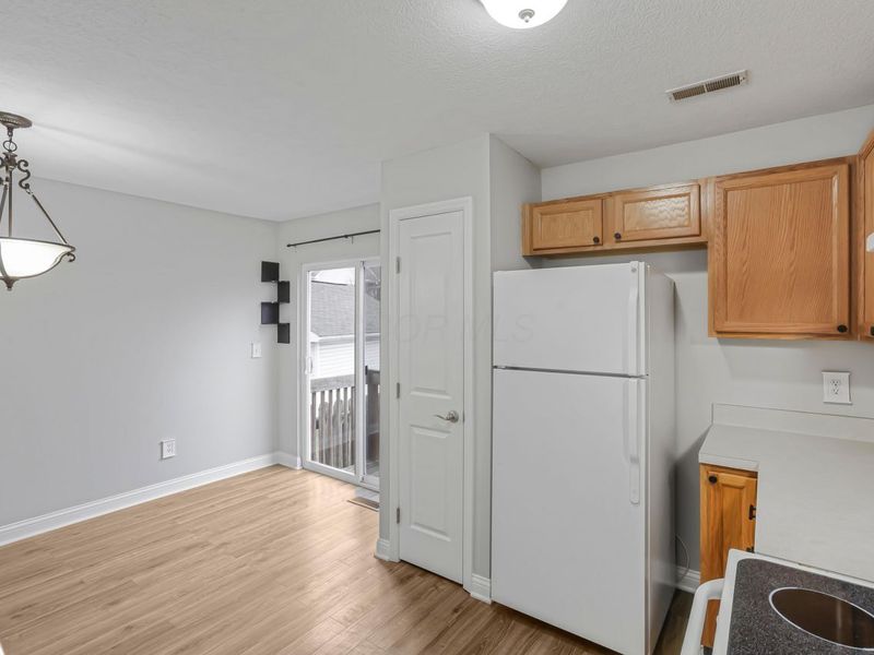 998 Hartford Village Boulevard, Unit 998, Columbus, OH 43228 Photo 12