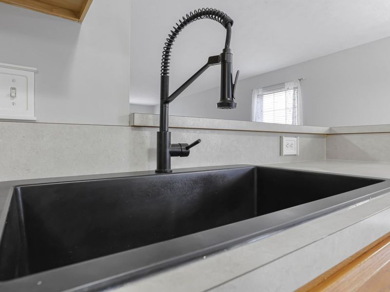 998 Hartford Village Boulevard, Unit 998, Columbus, OH 43228 Photo 13