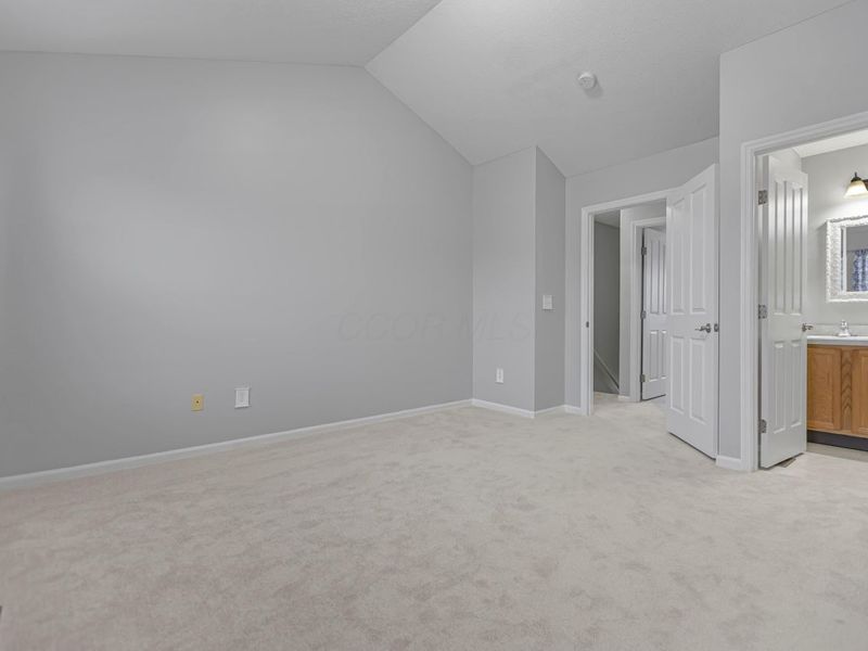 998 Hartford Village Boulevard, Unit 998, Columbus, OH 43228 Photo 16