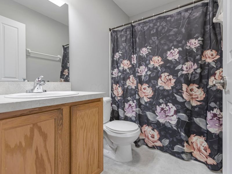 998 Hartford Village Boulevard, Unit 998, Columbus, OH 43228 Photo 19