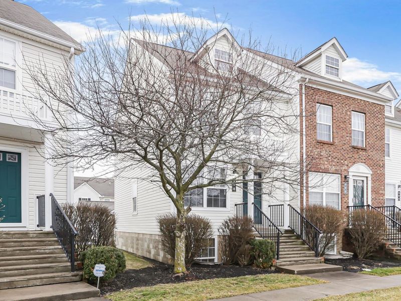 998 Hartford Village Boulevard, Unit 998, Columbus, OH 43228 Photo 2