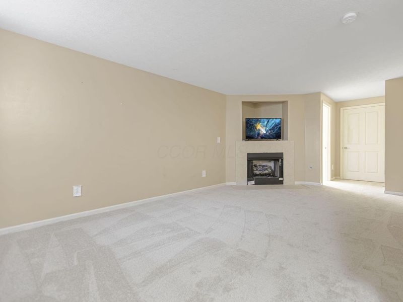 998 Hartford Village Boulevard, Unit 998, Columbus, OH 43228 Photo 24