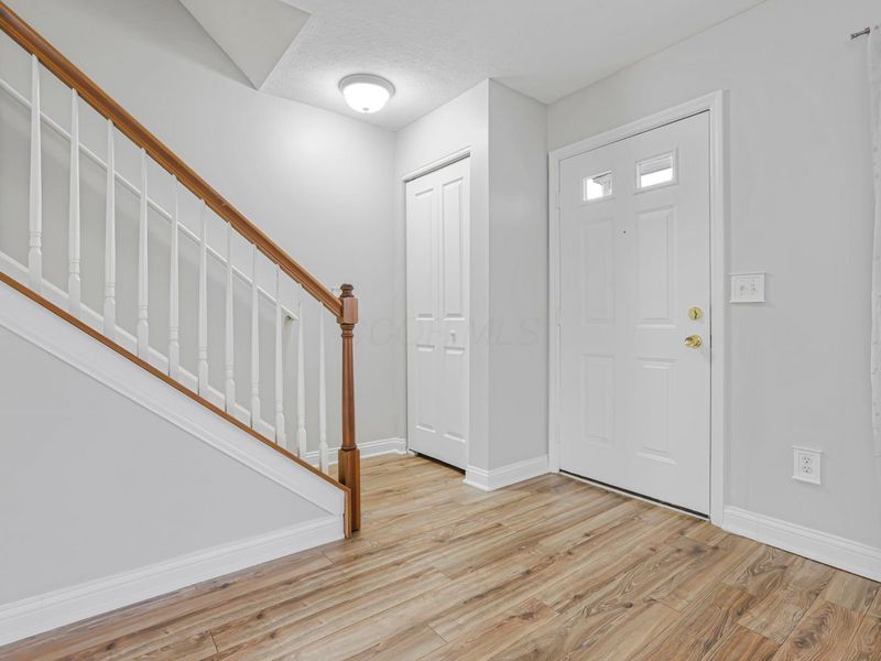 998 Hartford Village Boulevard, Unit 998, Columbus, OH 43228 Photo 3