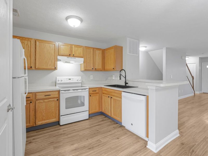 998 Hartford Village Boulevard, Unit 998, Columbus, OH 43228 Photo 9