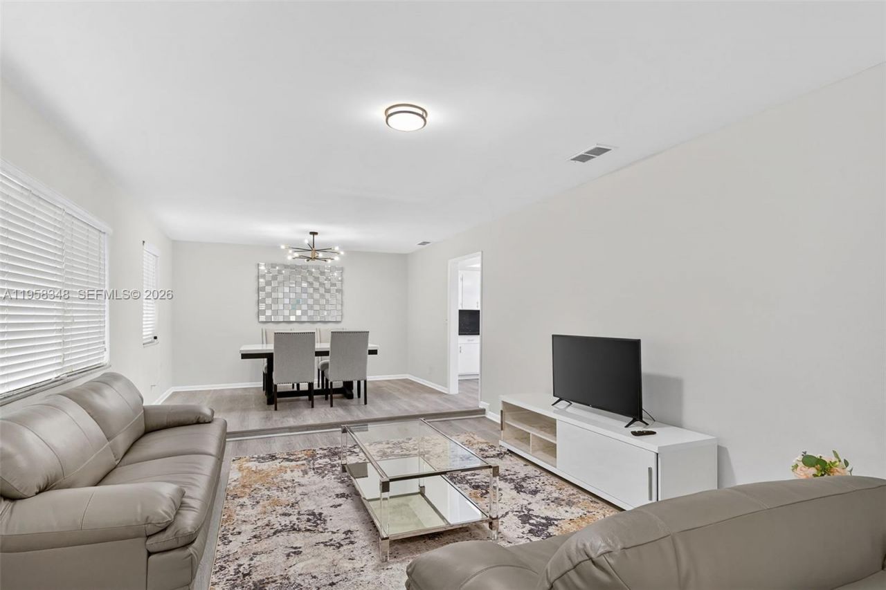 7081 NW 8th Ct, Plantation, FL 33317 Photo