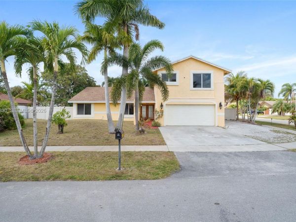 4231 NW 73rd Ave, Lauderhill, FL 33319
