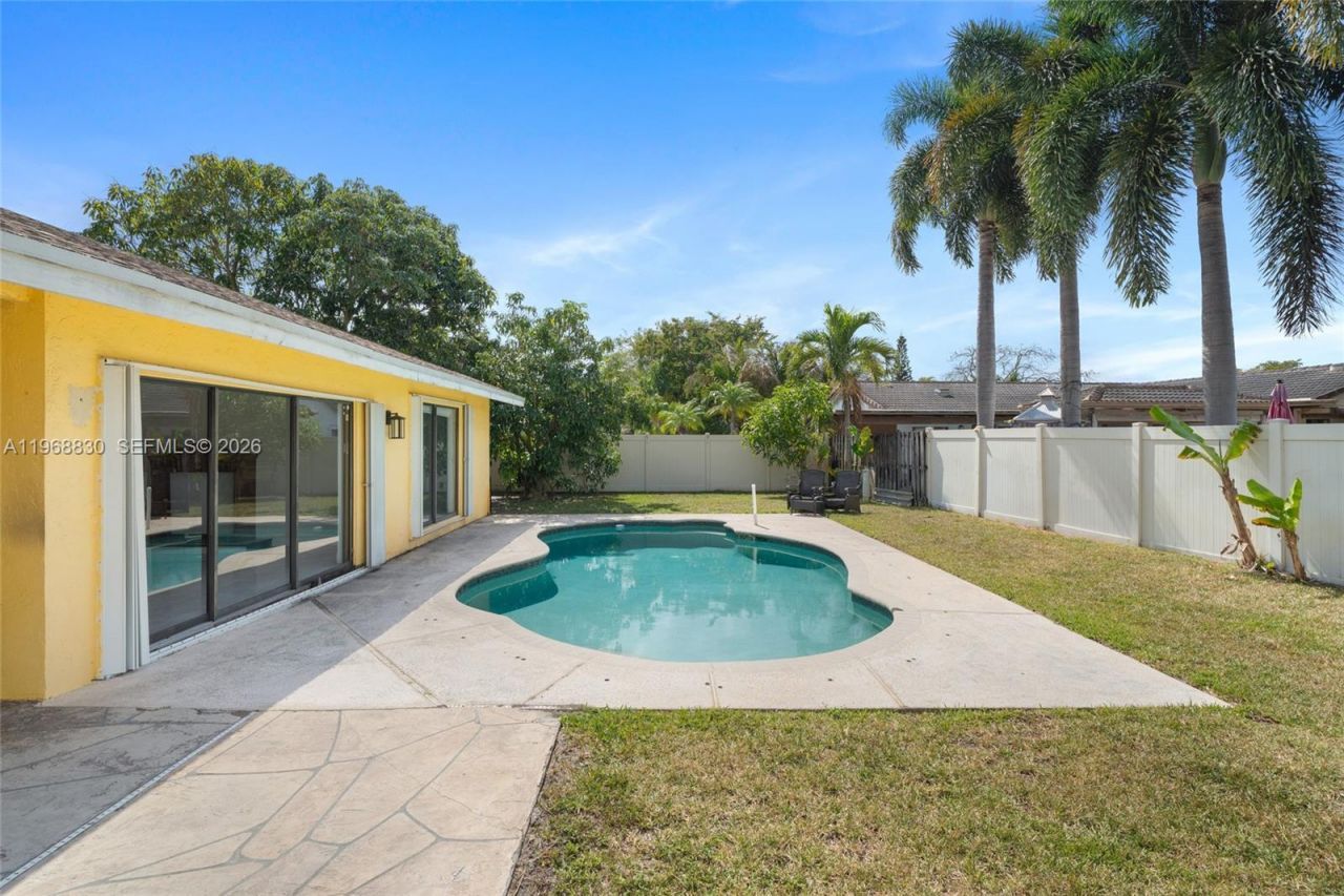 4231 NW 73rd Ave, Lauderhill, FL 33319 Photo