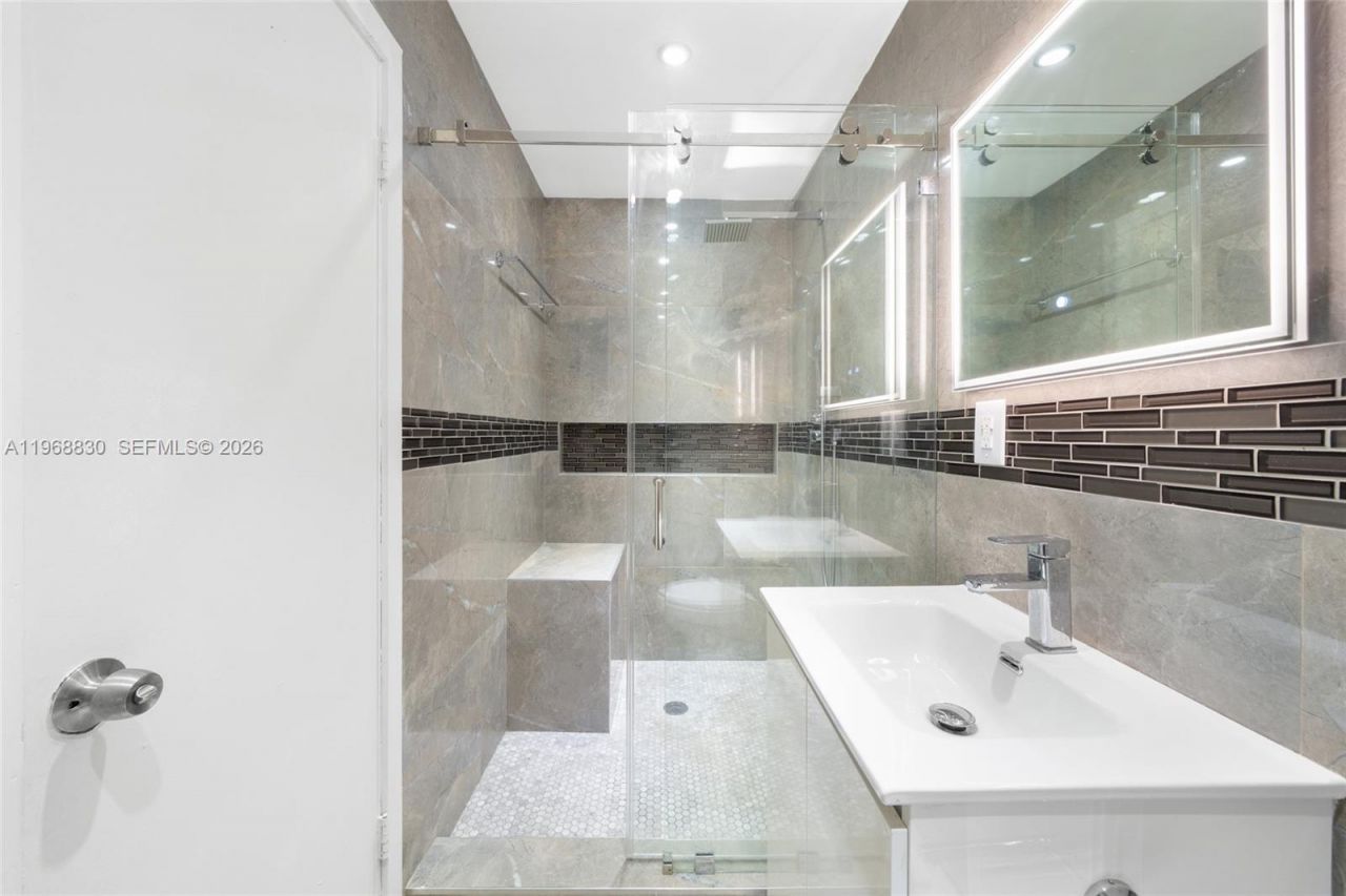 4231 NW 73rd Ave, Lauderhill, FL 33319 Photo