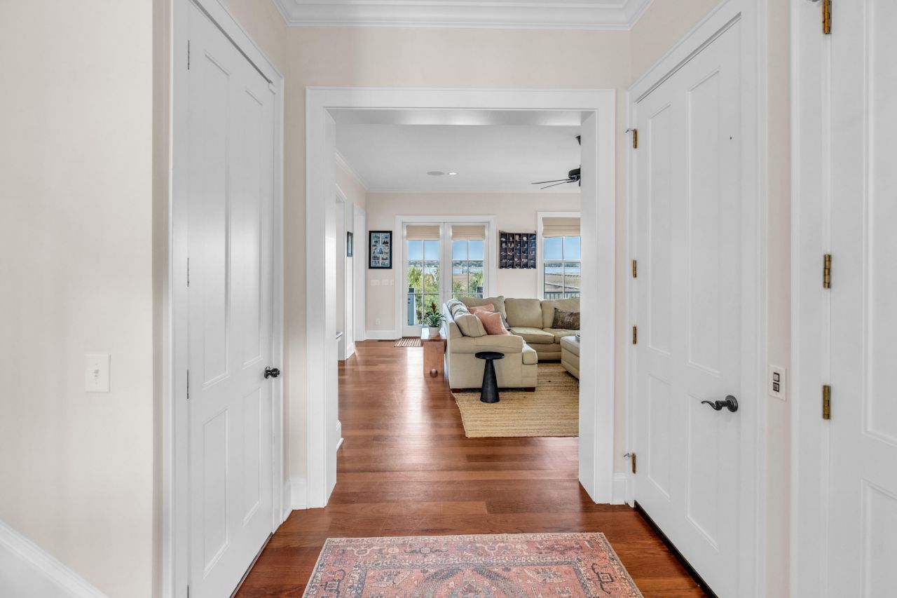 1352 Headquarters Plantation Drive Photo 10