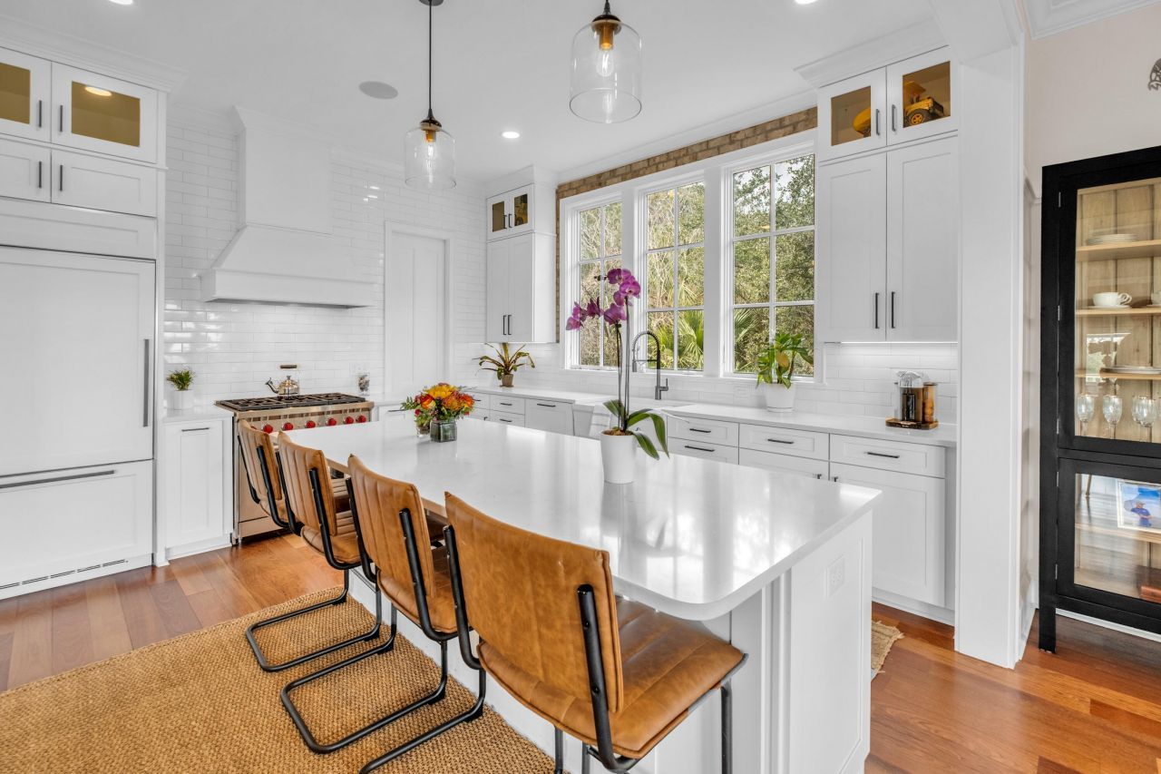 1352 Headquarters Plantation Drive Photo 14