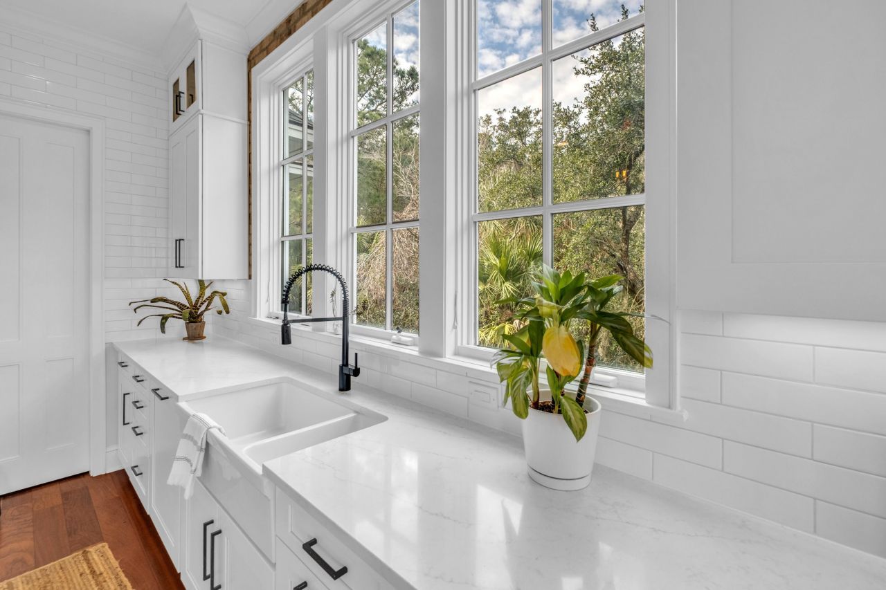 1352 Headquarters Plantation Drive Photo 17