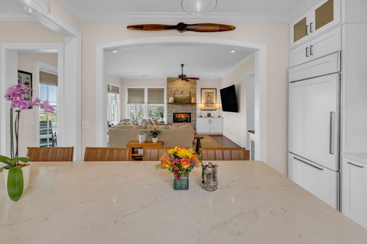 1352 Headquarters Plantation Drive Photo 18