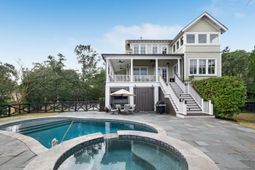 1352 Headquarters Plantation Drive photo 4