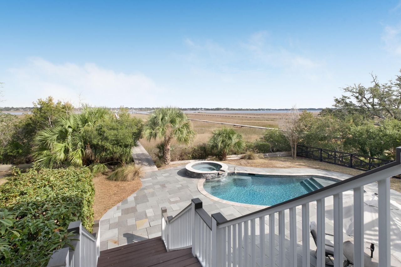 1352 Headquarters Plantation Drive Photo 22