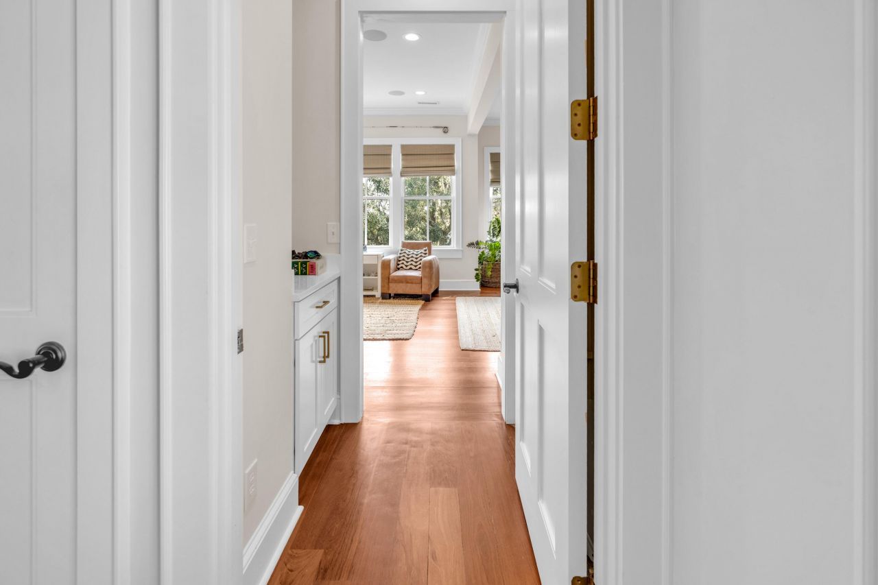 1352 Headquarters Plantation Drive Photo 24