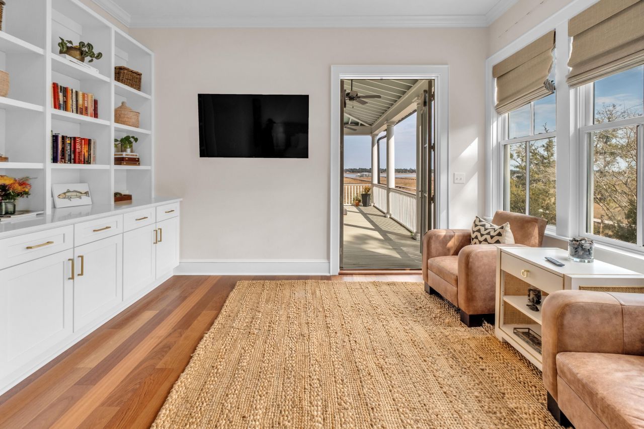 1352 Headquarters Plantation Drive Photo 27