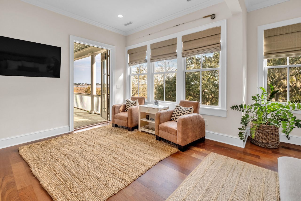 1352 Headquarters Plantation Drive Photo 28