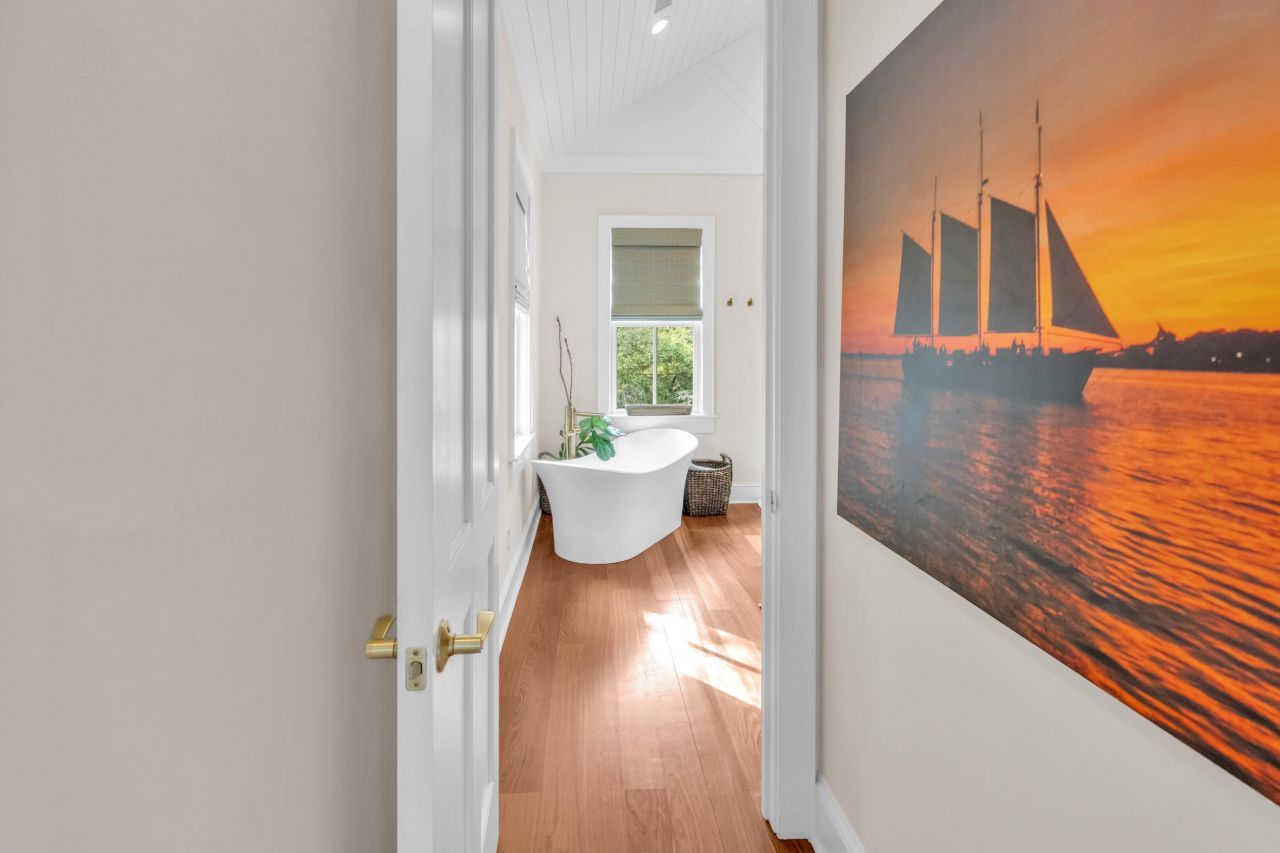 1352 Headquarters Plantation Drive Photo 31