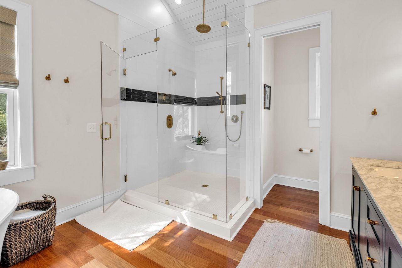 1352 Headquarters Plantation Drive Photo 32