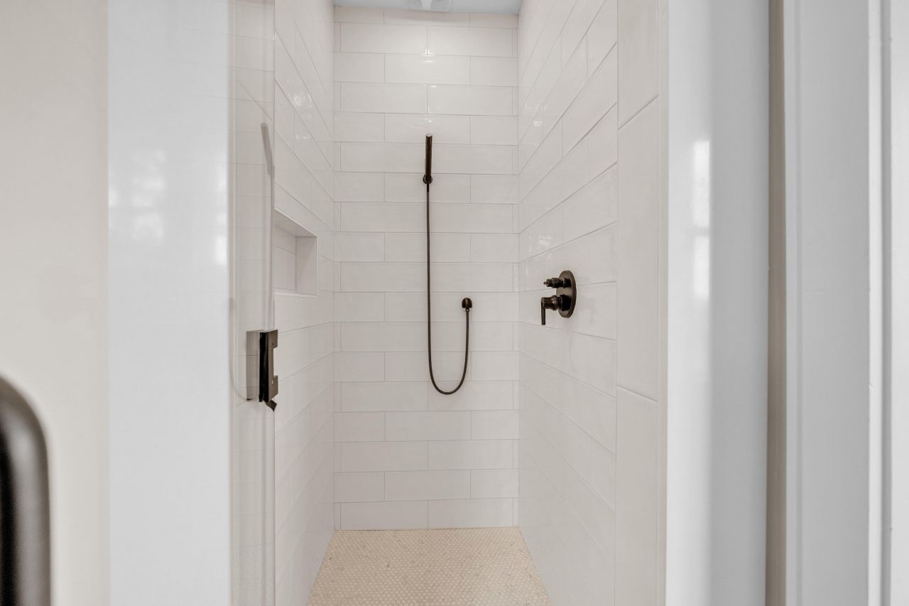 1352 Headquarters Plantation Drive Photo 49