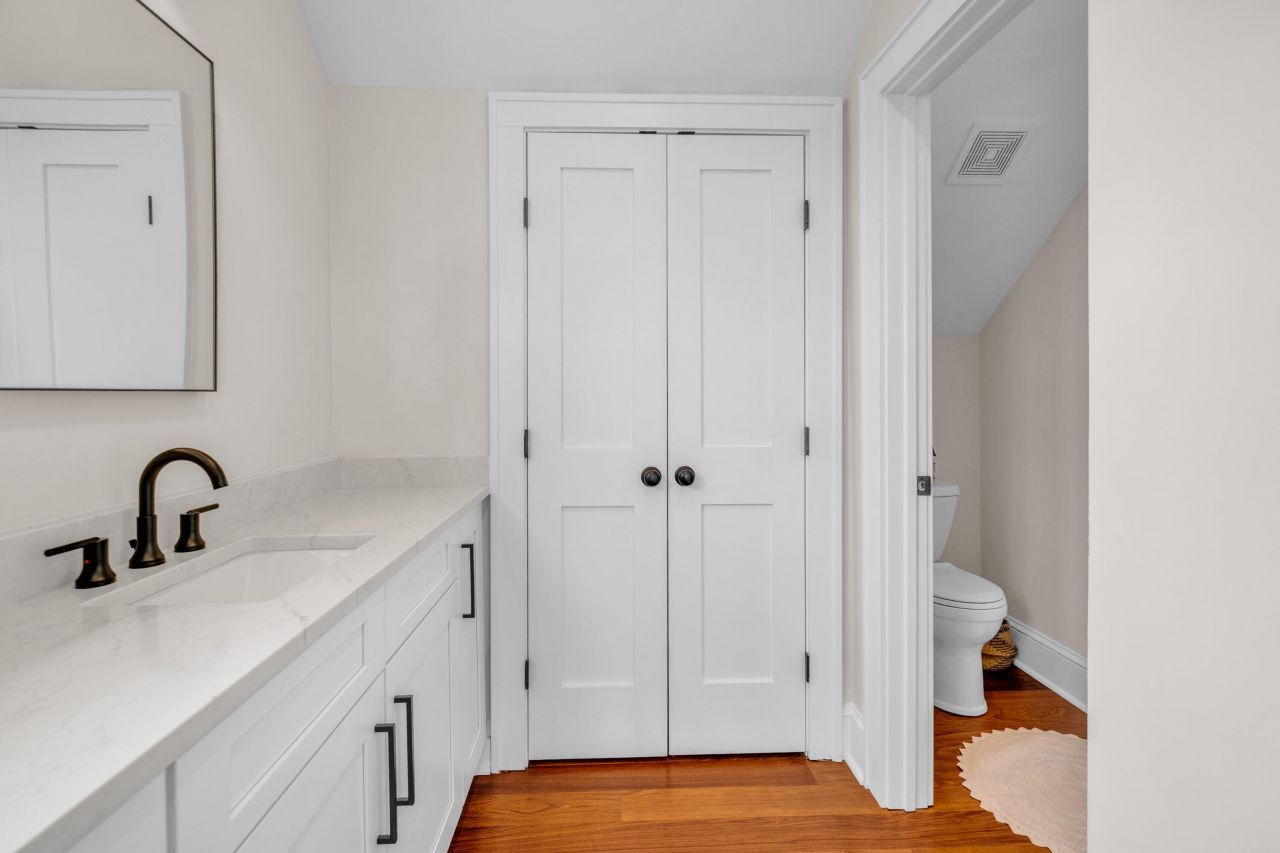 1352 Headquarters Plantation Drive Photo 50