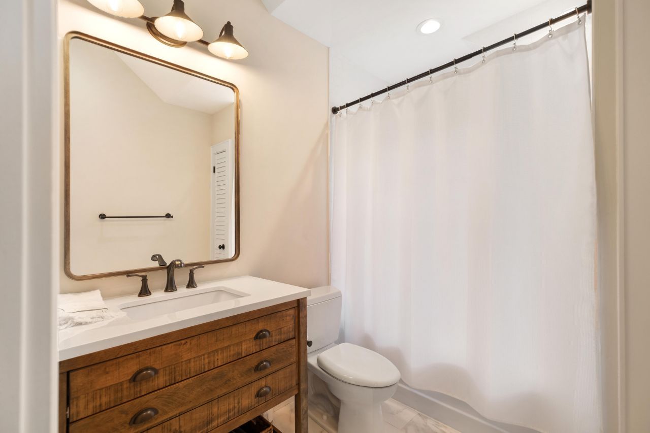 1352 Headquarters Plantation Drive Photo 55