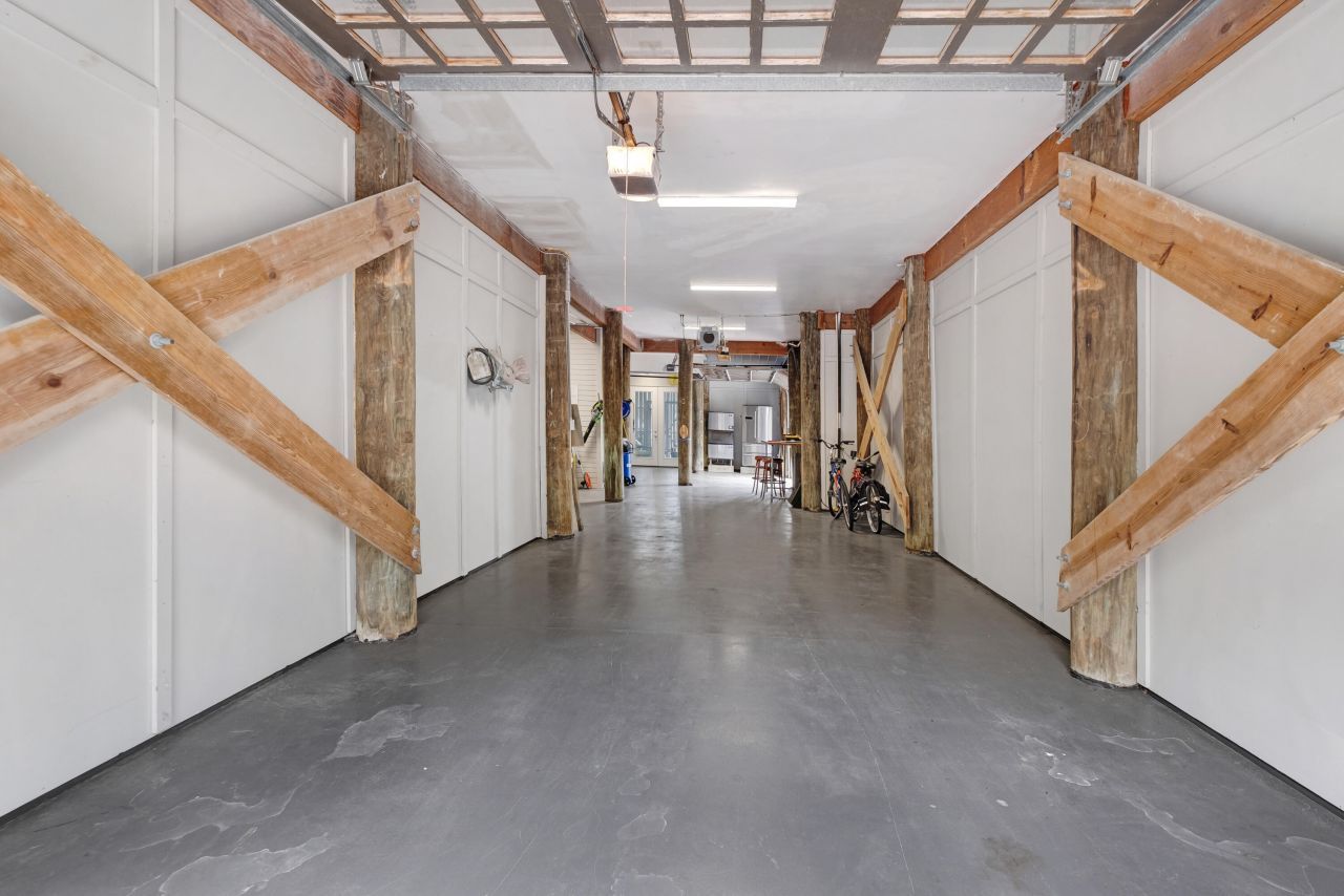 1352 Headquarters Plantation Drive Photo 59