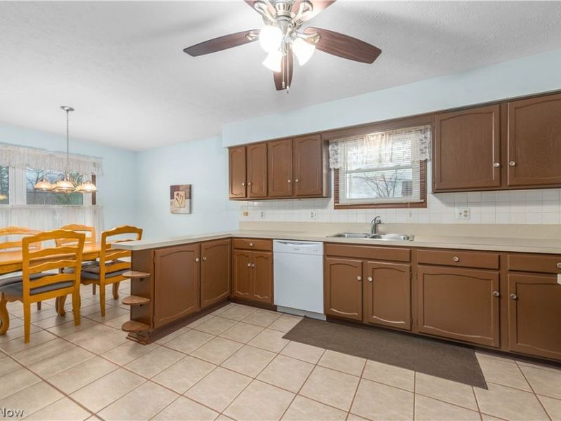 380 Orchardview Road, Seven Hills, OH 44131 Photo 11