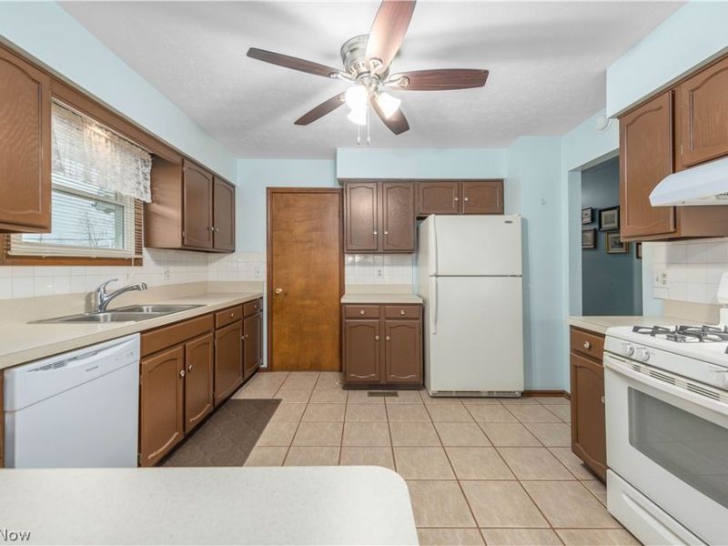 380 Orchardview Road, Seven Hills, OH 44131 Photo 9