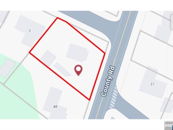 40 County Road, CLOSTER, NJ 07624