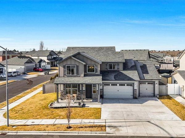 302 N Towhee Street , Moses Lake, WA 98837