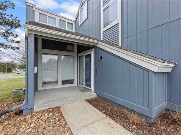 8058 Colony Lane, Lenexa, KS 66215