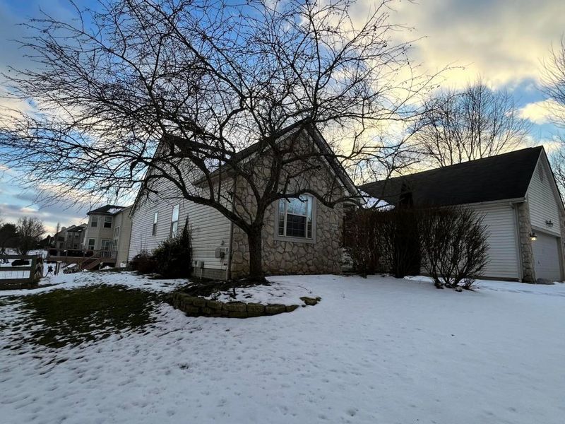 8947 Creek View Street , Canal Winchester, OH 43110 Photo 2