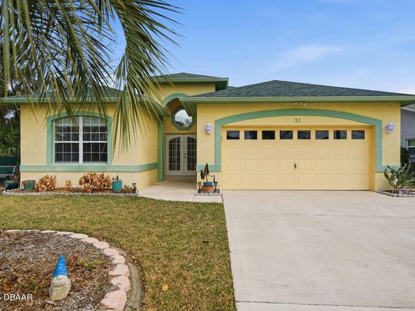 32 Comanche Court, Palm Coast, FL 32137