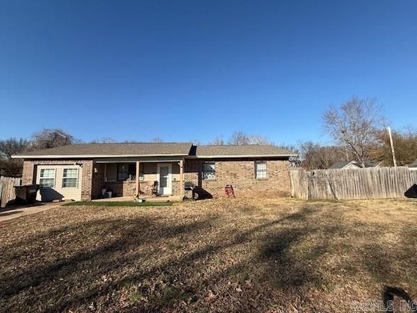 613 Valley Drive, Russellville, AR 72802