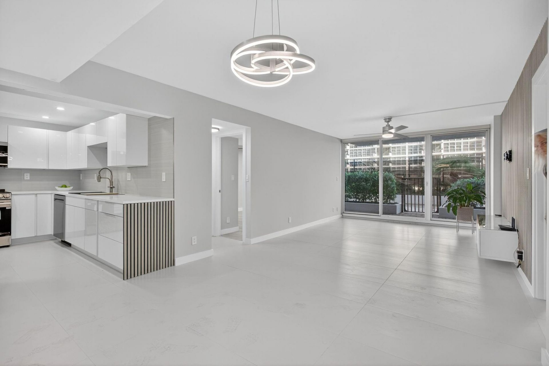 525 N Ocean Boulevard, Unit 422, Pompano Beach, FL 33062 Photo