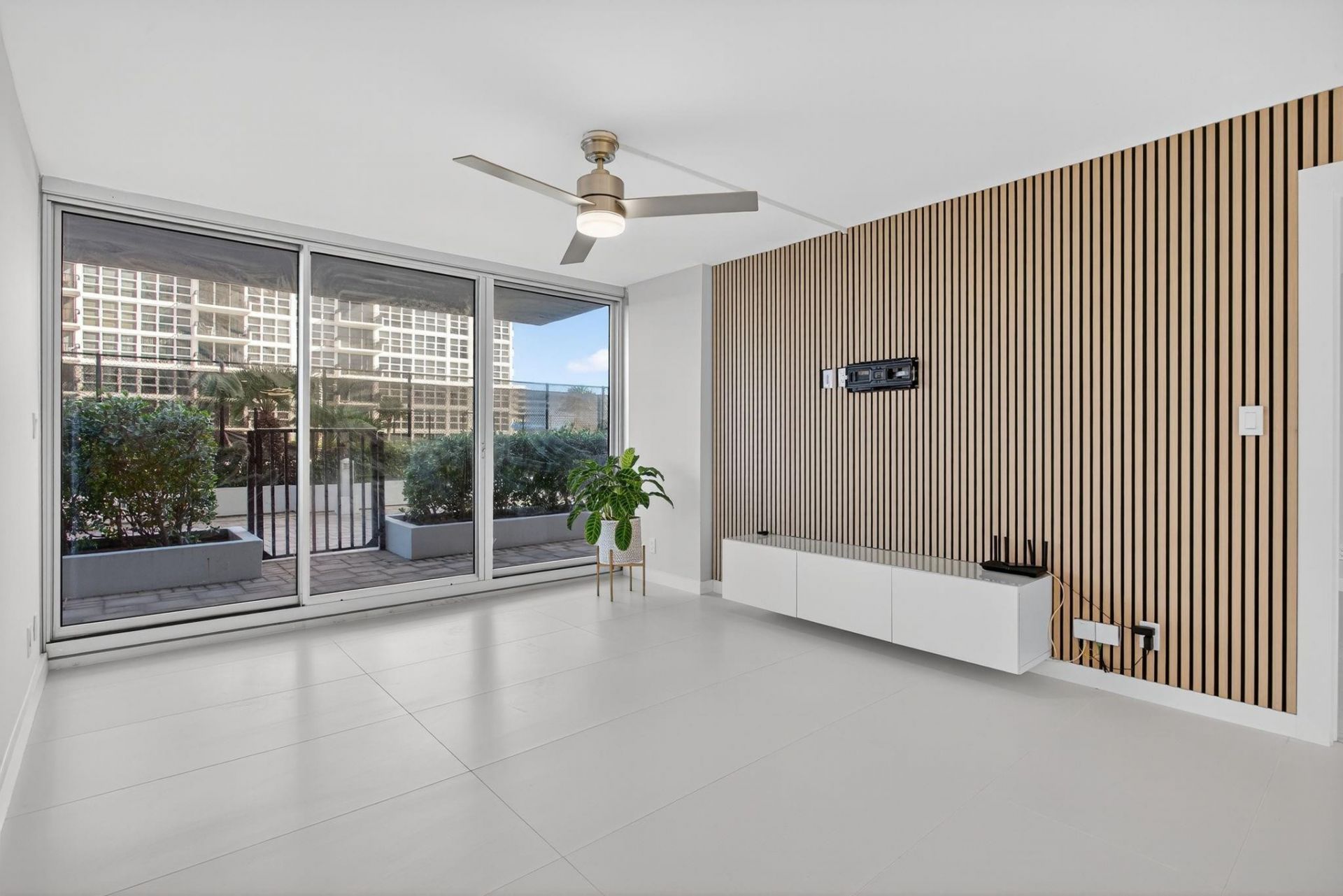 525 N Ocean Boulevard, Unit 422, Pompano Beach, FL 33062 Photo