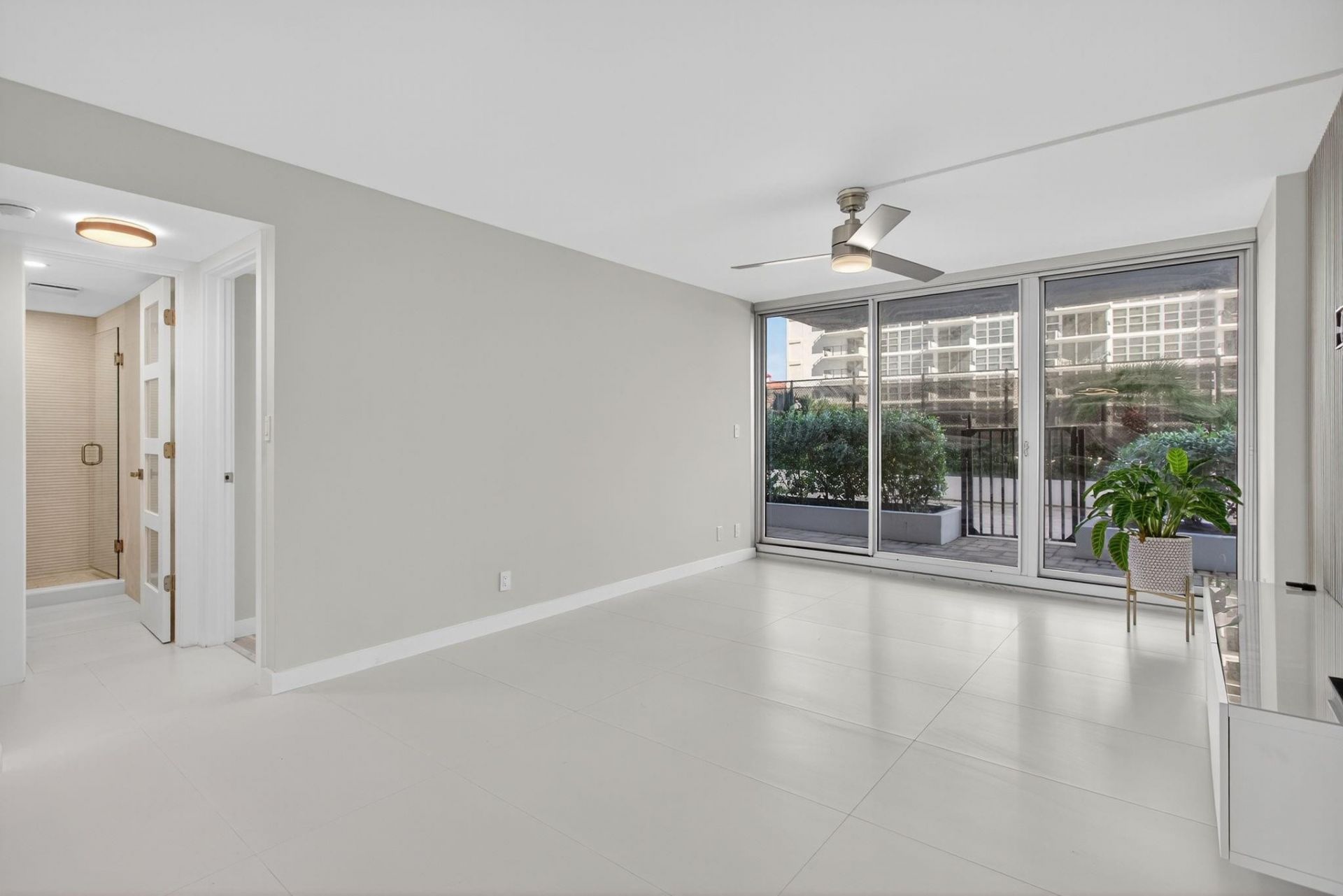 525 N Ocean Boulevard, Unit 422, Pompano Beach, FL 33062 Photo